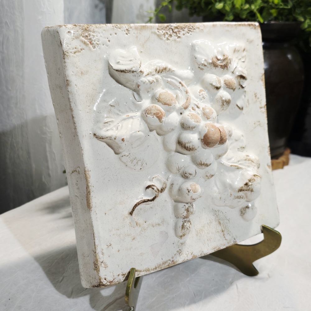 Vintage Style Grape Relief Wall Art - Picture 2 of 7